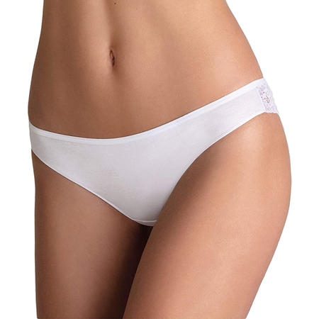 brasiliana-donna-pizzo-posteriore
