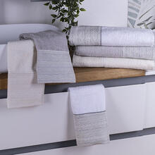 SET ASCIUGAMANI 3+3 IN SCATOLA SPUGNA 450 GRAMMI MQ 