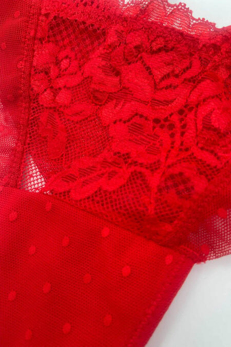 brasiliano-donna-pizzo-rosso-natale-64936