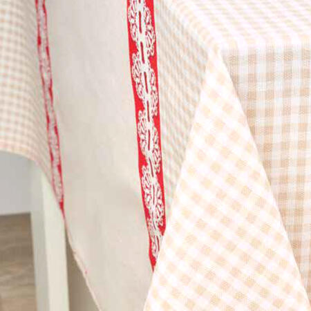 tovaglia-natalizia-x12-ricamata-cm-140x240-in-scatola